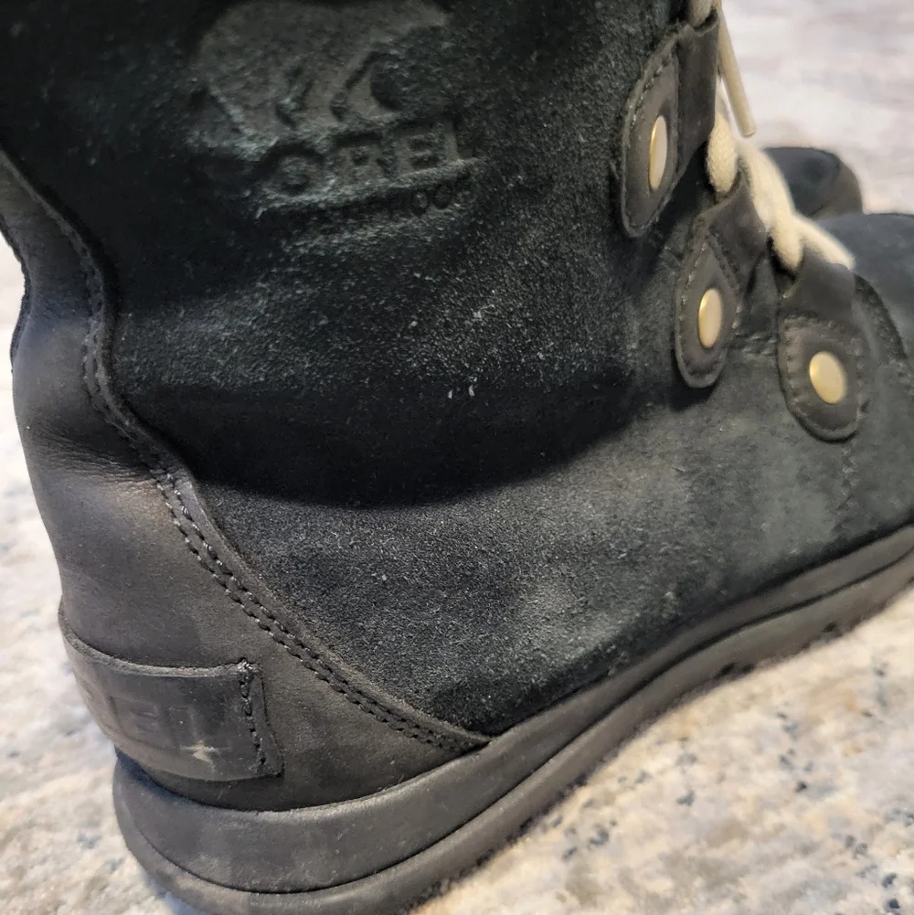 Sorel Black and Gray Fur-Lined Winter Boots - Picture 4 of 6